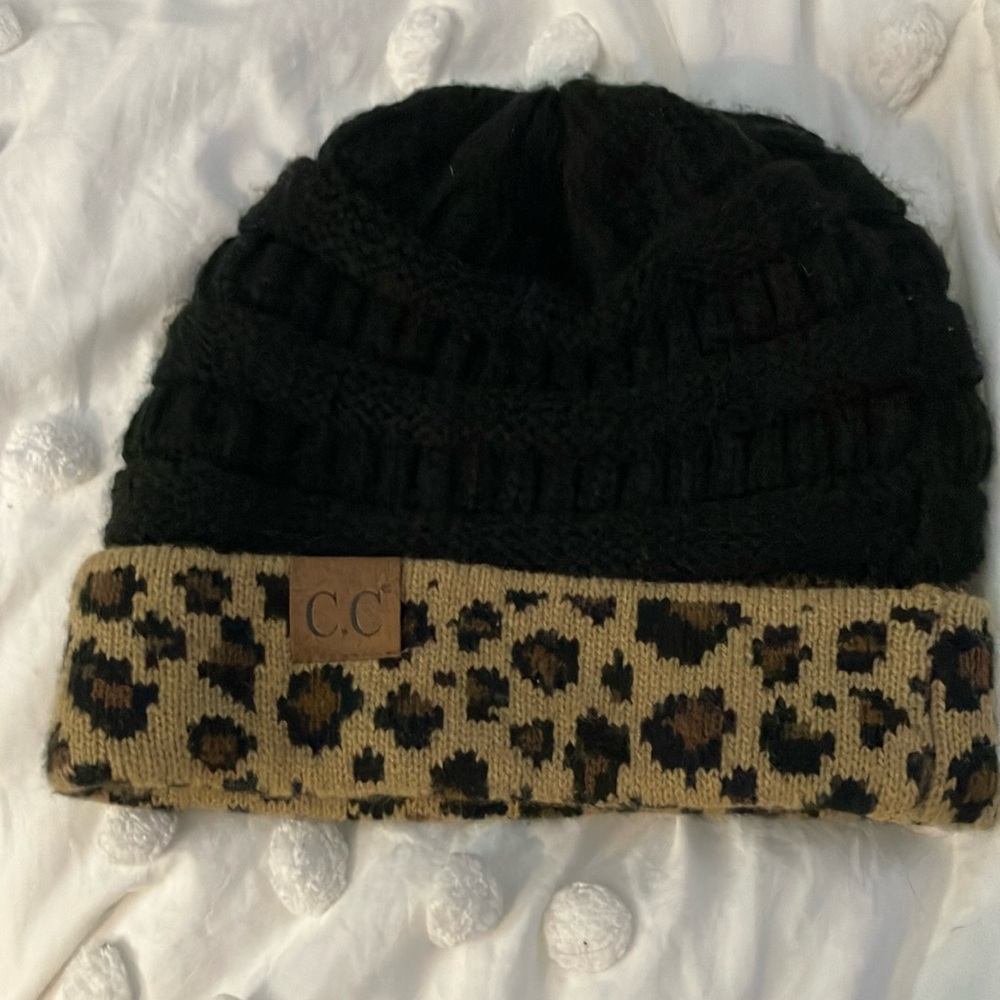 C.C. Winter cap black with leopard trim